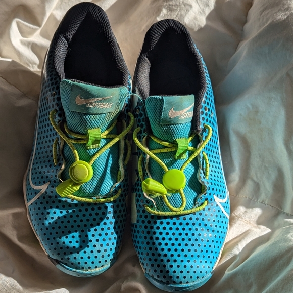 Girls Nike Softball Cleats - Used 1 Season - Picture 2 of 6